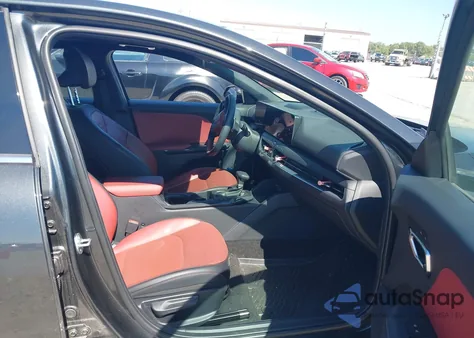 2025 Kia K4 Gt-Line из США, поврежденный, VIN 3KPFW4DE6SE160271